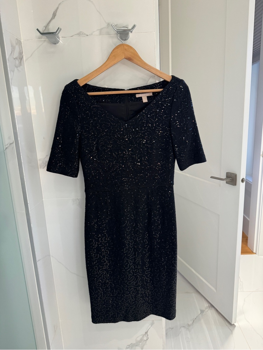 ✨ Banana Republic Black Sequin Midi Dress Size 4